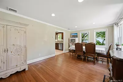 17 Pauchogue Avenue, East Islip, NY 11730 - Photo 5