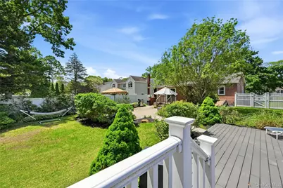 17 Pauchogue Avenue, East Islip, NY 11730 - Photo 19