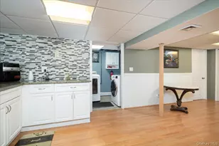 11 Adelphi Rd, Hicksville, NY 11801 - Photo 19