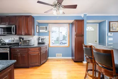 11 Adelphi Road, Hicksville, NY 11801 - Photo 7