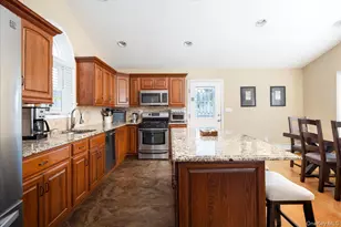 140 Euclid Ave, Massapequa, NY 11758 - Photo 19
