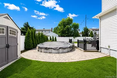 140 Euclid Avenue, Massapequa, NY 11758 - Photo 27