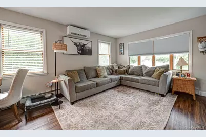 49 Mortimer Avenue, Babylon, NY 11702 - Photo 5