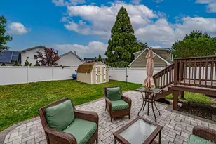49 Mortimer Ave, Babylon, NY 11702 - Photo 15