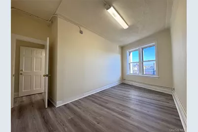 138-11 Jamaica Avenue, Jamaica, NY 11435 - Photo 9