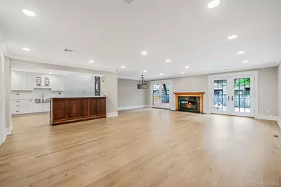 298 Vista Drive, Jericho, NY 11753 - Photo 5