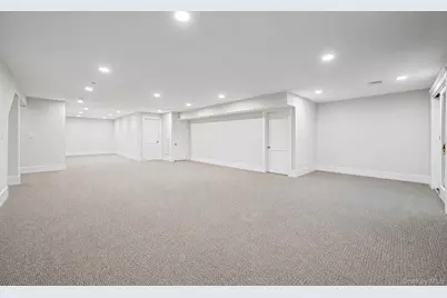 298 Vista Drive, Jericho, NY 11753 - Photo 31