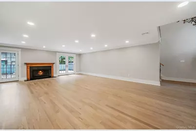 298 Vista Drive, Jericho, NY 11753 - Photo 7