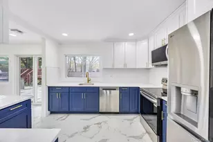 8 Grand Canyon Ln, Coram, NY 11727 - Photo 13