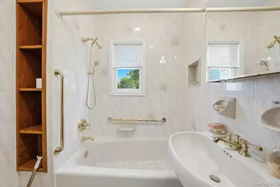96 Wakefield Avenue, Yonkers, NY 10704 - Photo 21