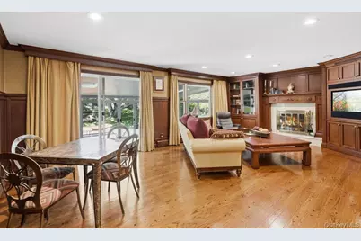 119 Plainview Road, Woodbury, NY 11797 - Photo 15