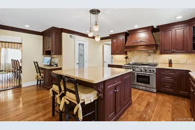 119 Plainview Road, Woodbury, NY 11797 - Photo 19