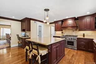 119 Plainview Rd, Woodbury, NY 11797 - Photo 19