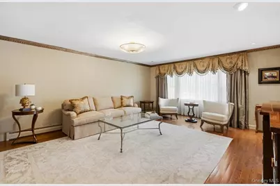 119 Plainview Road, Woodbury, NY 11797 - Photo 11
