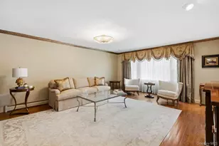 119 Plainview Rd, Woodbury, NY 11797 - Photo 11