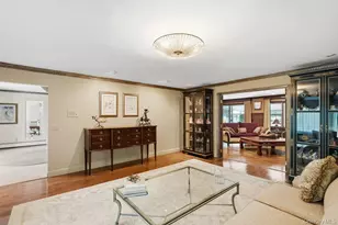 119 Plainview Rd, Woodbury, NY 11797 - Photo 13