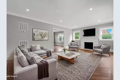 45 Edgewood Road, Rockville Centre, NY 11570 - Photo 5