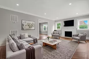 45 Edgewood Rd, Rockville Centre, NY 11570 - Photo 5