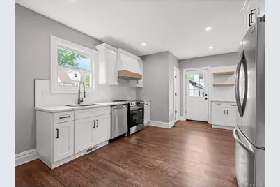 45 Edgewood Road, Rockville Centre, NY 11570 - Photo 3