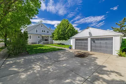 400 Roosevelt Avenue, Freeport, NY 11520 - Photo 3