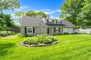 14 Lehigh Ln, Farmingville, NY 11738 - Photo 3