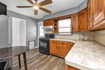 34 Newburgh Street, Elmont, NY 11003 - Photo 5