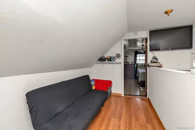 34 Newburgh Street, Elmont, NY 11003 - Photo 15