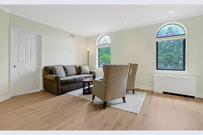 100 Chateau Lane #8, Hawthorne, NY 10532 - Photo 15