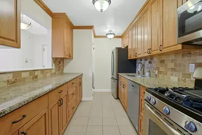 100 Chateau Lane #8, Hawthorne, NY 10532 - Photo 9