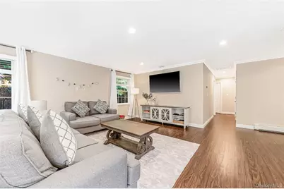 80 Sycamore Circle, Stony Brook, NY 11790 - Photo 5