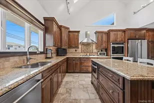 41 Jefferson Pl, Massapequa, NY 11758 - Photo 7
