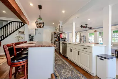 48 W 3rd Street, Freeport, NY 11520 - Photo 5