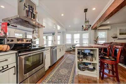 48 W 3rd Street, Freeport, NY 11520 - Photo 9