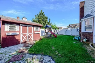 48 W 3rd St, Freeport, NY 11520 - Photo 29