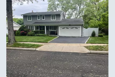 20 Lancia Drive, East Norwich, NY 11732 - Photo 1