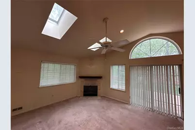 89 Rabbit Run, Manorville, NY 11949 - Photo 5