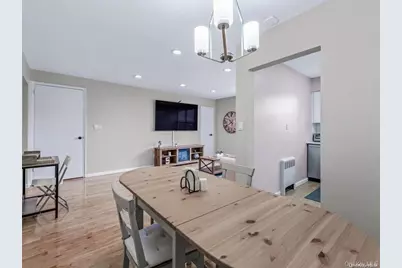 56 Edwards Street #2B, Roslyn Heights, NY 11577 - Photo 7