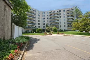 135 Post Ave, Westbury, NY 11590 - Photo 23