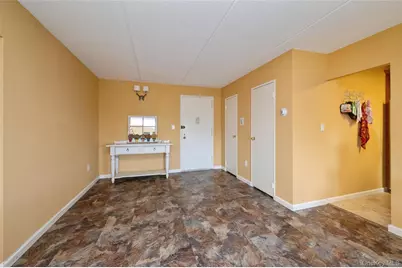 135 Post Avenue #4C, Westbury, NY 11590 - Photo 3