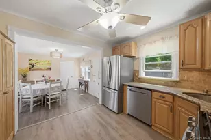 38 Argyle Dr, Shirley, NY 11967 - Photo 7