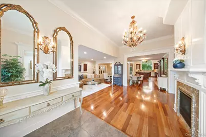 9 Robert Circle, Syosset, NY 11791 - Photo 5
