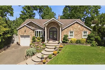 9 Robert Circle, Syosset, NY 11791 - Photo 1