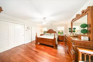 9 Robert Cir, Syosset, NY 11791 - Photo 15