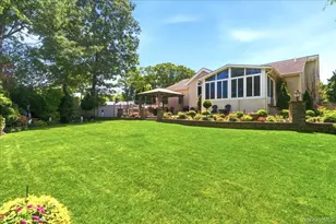 9 Robert Cir, Syosset, NY 11791 - Photo 25