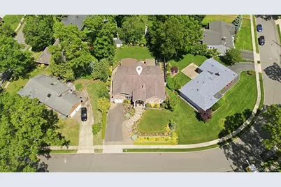 9 Robert Circle, Syosset, NY 11791 - Photo 27