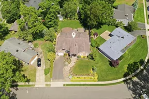 9 Robert Cir, Syosset, NY 11791 - Photo 27