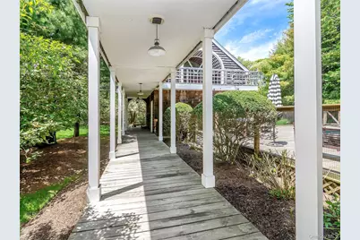 135 Old Meeting House Road, Westhampton Beach, NY 11978 - Photo 23