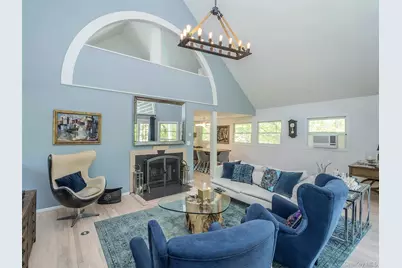 135 Old Meeting House Road, Westhampton Beach, NY 11978 - Photo 11