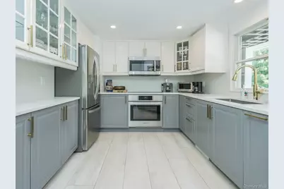 135 Old Meeting House Road, Westhampton Beach, NY 11978 - Photo 5