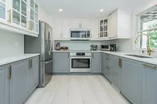 135 Old Meeting House Rd, Westhampton Beach, NY 11978 - Photo 5